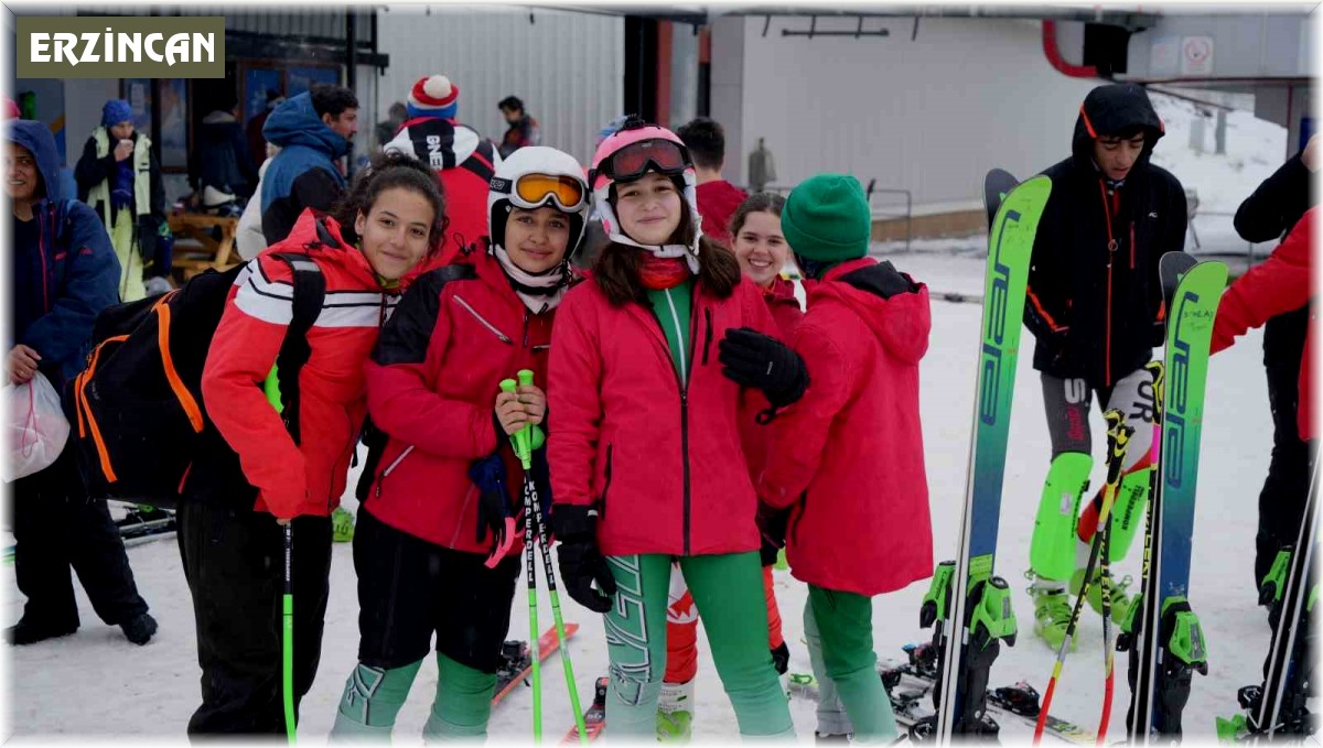 Ergan'da hafta sonu kayak heyecanı