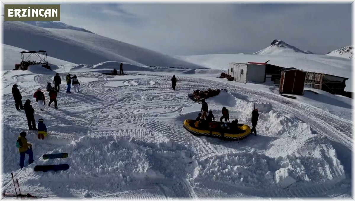 Ergan Kayak Merkezinde kar raftingi