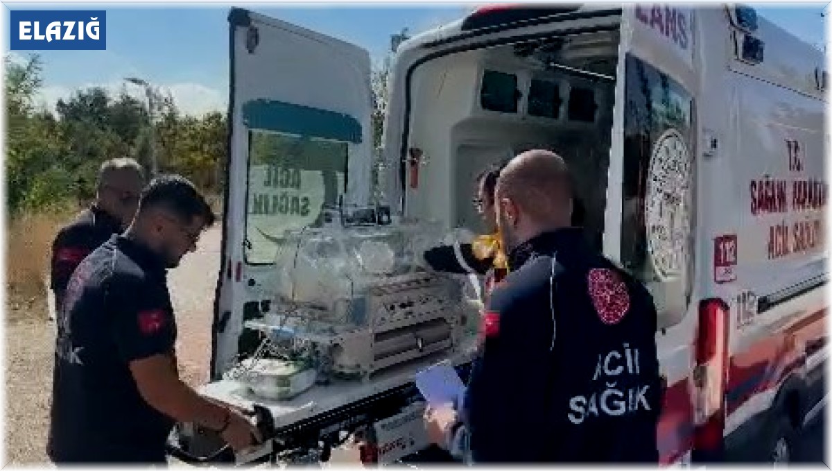 Erken doğum sırasında annesinin kanını yutan 28 günlük bebek, hava ambulansıyla Elazığ'a getirildi