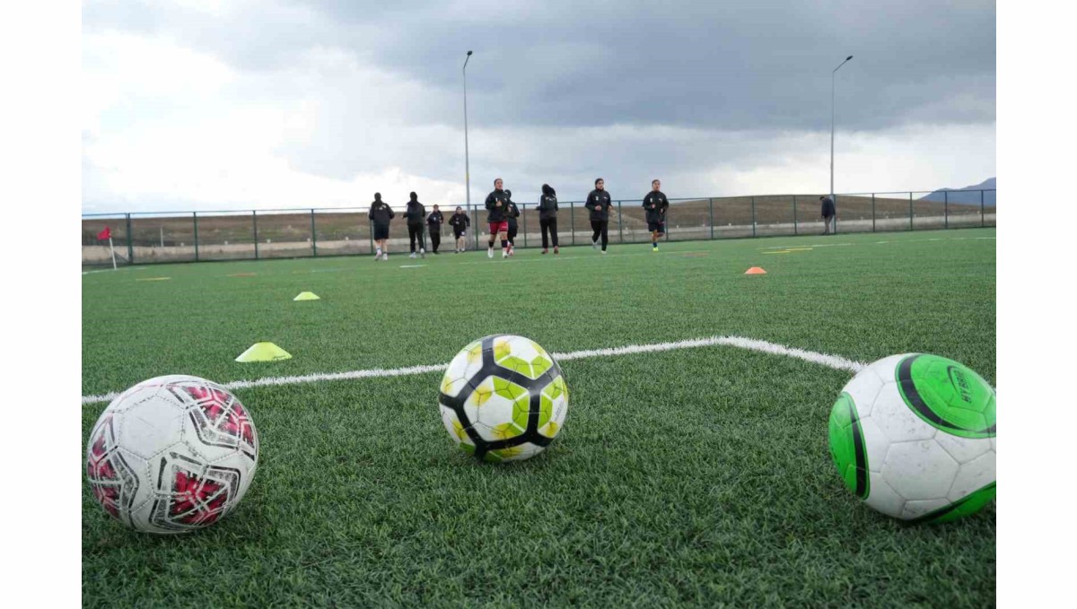 Erken yaşta evliliğe karşı kurulan kadın futbol takımı 2. Lig yolunda
