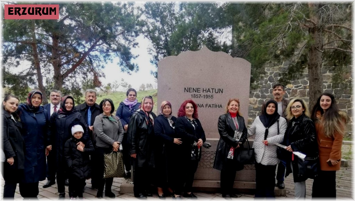 Ersander anneleri unutmadı