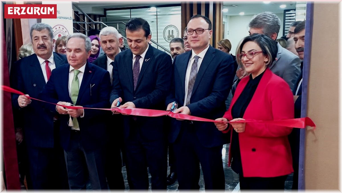 Ersander'in 'Anadolu'da Kadın' sergisi açıldı