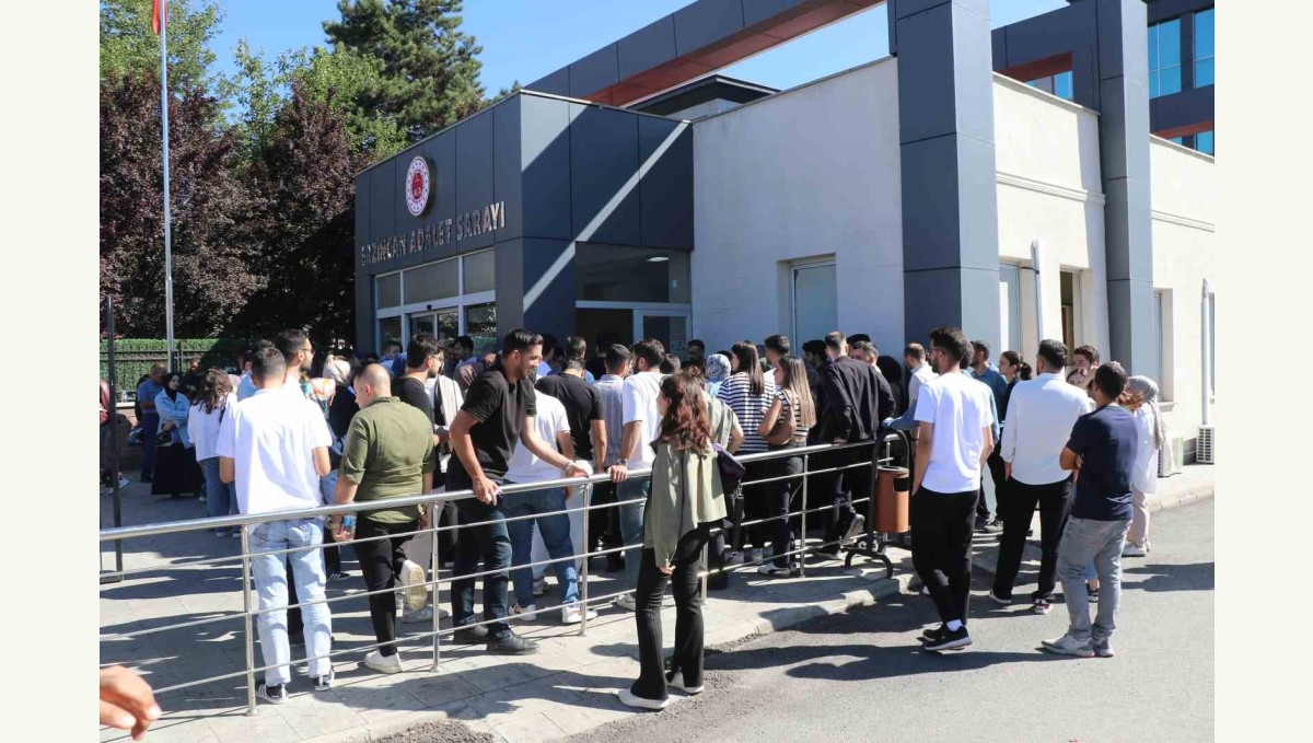 Erzincan Adliyesi'nde zabıt katipliği sınavı yoğunluğu