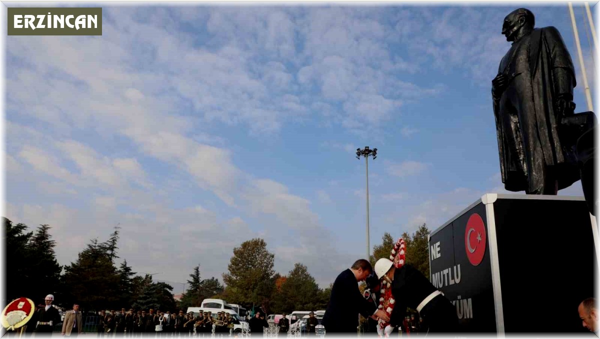 Erzincan'da 10 Kasım Atatürk'ü anma töreni gerçekleştirildi