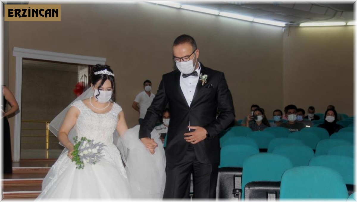 Erzincan'da 2021 yılında bin 309 çift evlendi