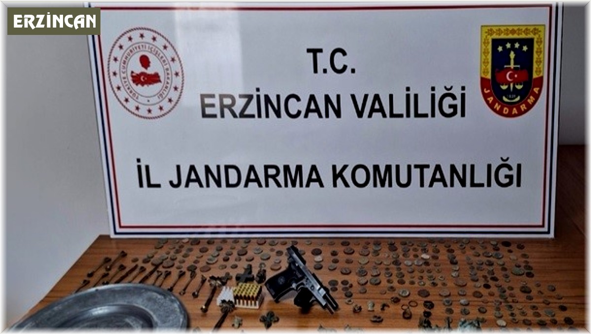 Erzincan'da 239 adet sikke ile çeşitli tarihi eserler ele geçirildi