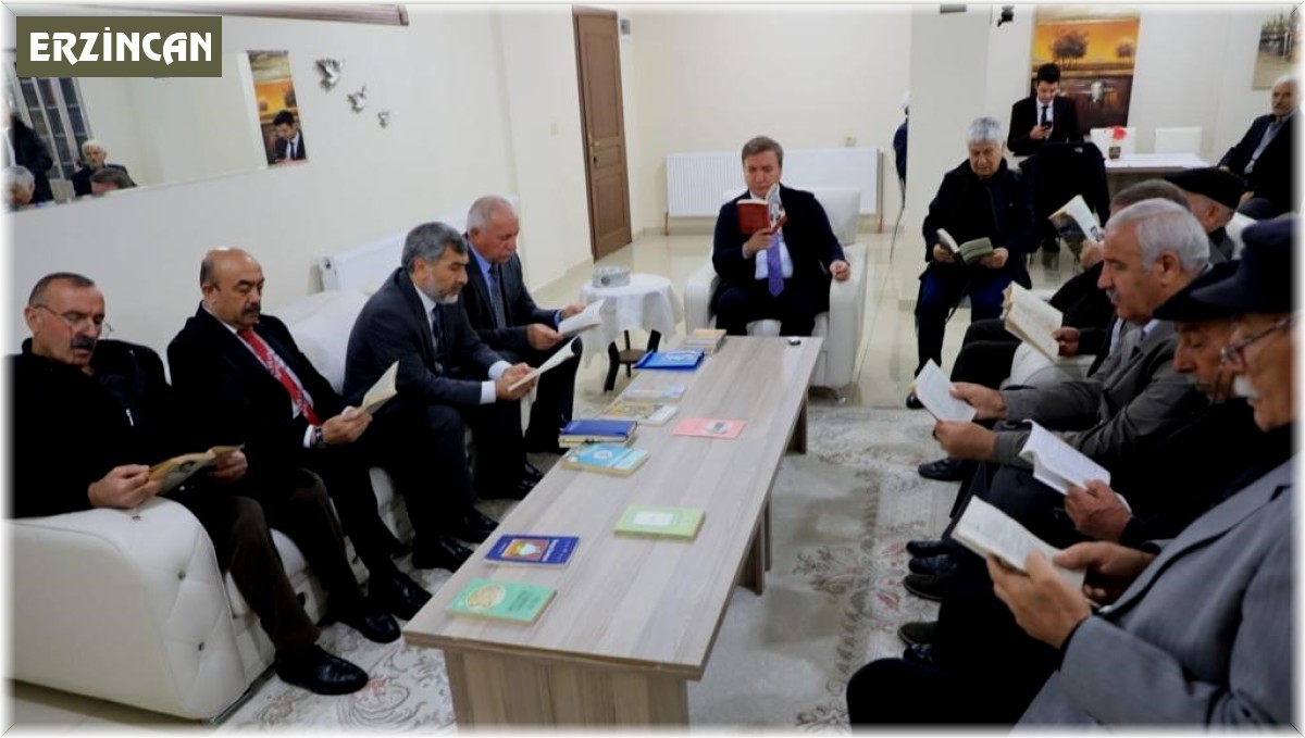 Erzincan'da 24 dakika kitap okuma etkinliği devam ediyor