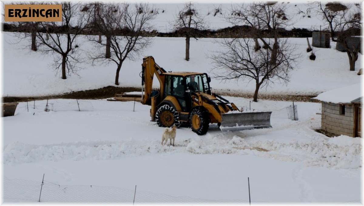 Erzincan'da 24 köy yolu ulaşıma kapandı