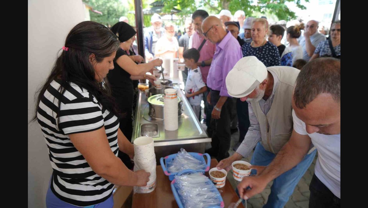 Erzincan'da 5 bin kişilik aşure ikramı