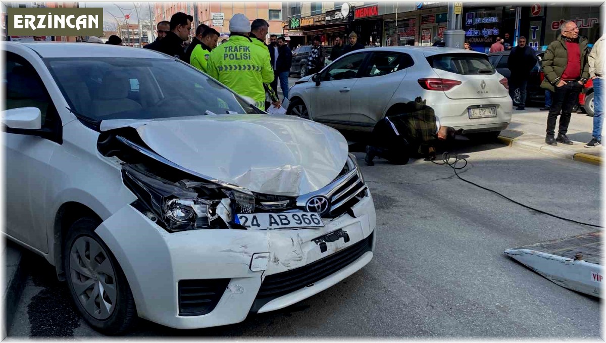 Erzincan'da 8 araçlı zincirleme kazada 1 kişi yaralandı