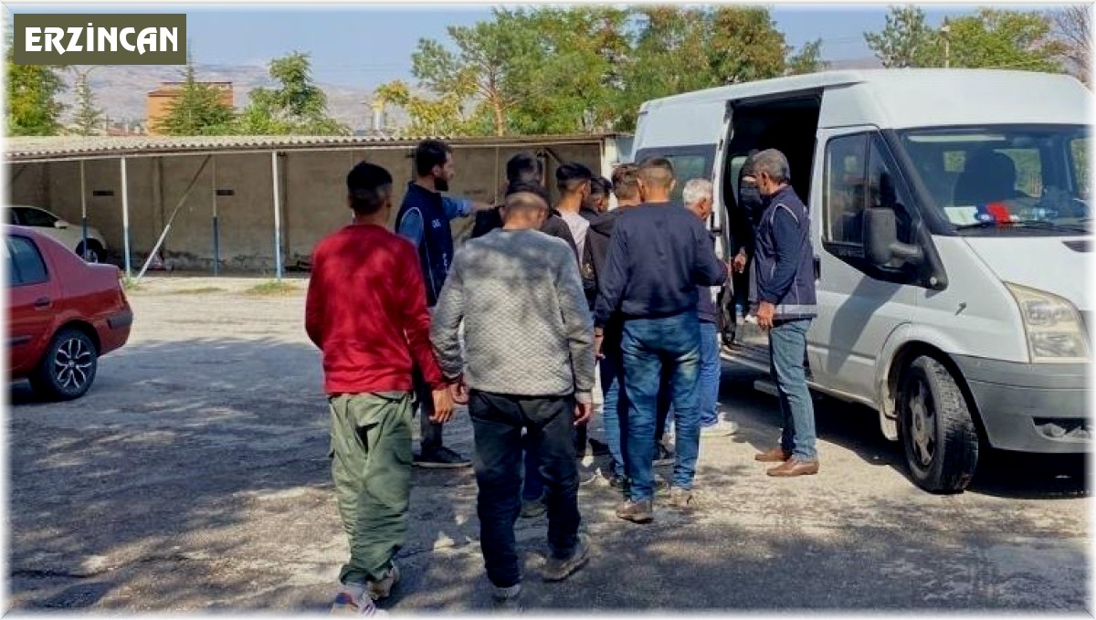 Erzincan'da 8 kaçak göçmen ve 1 organizatör şüphelisi yakalandı
