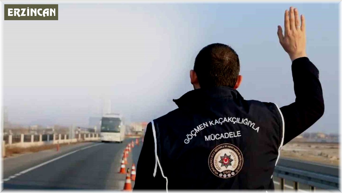 Erzincan'da Afganistan uyruklu 13 düzensiz göçmen yakalandı