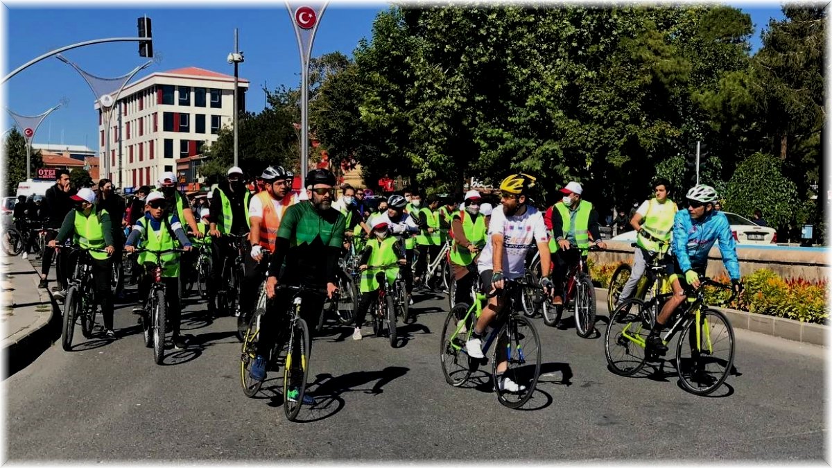 Erzincan'da "Avrupa Spor Haftası" etkinlikleri kapsamında bisiklet turu düzenlendi
