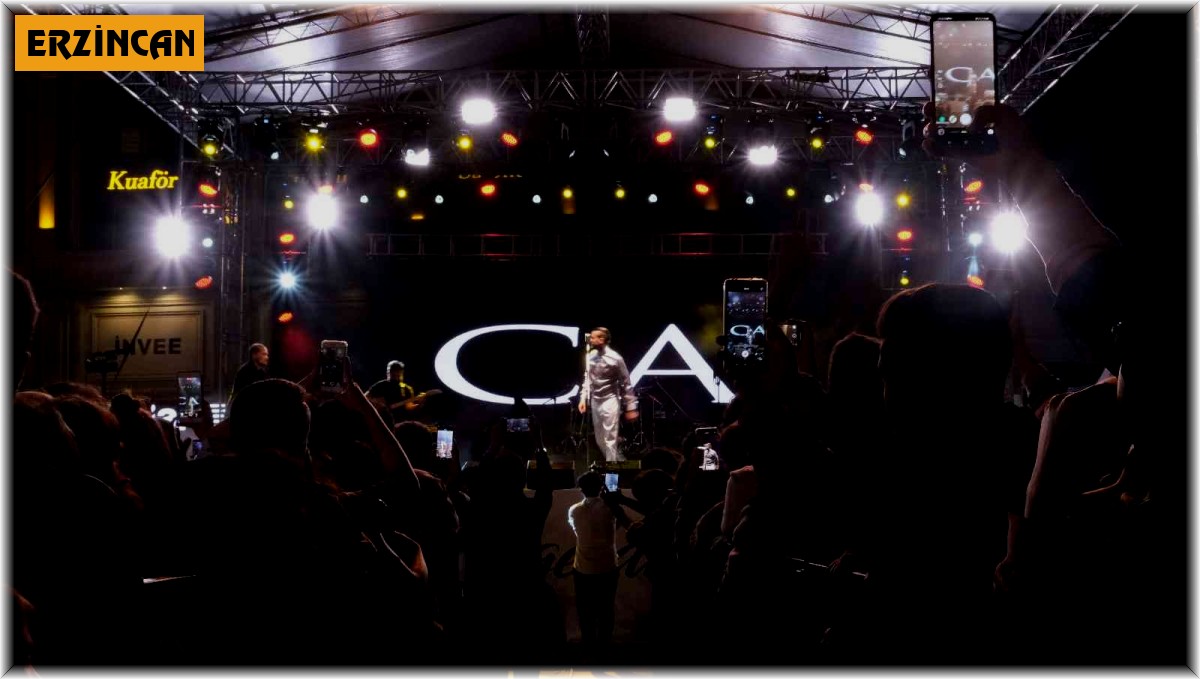 Erzincan'da Cem Adrian rüzgarı esti