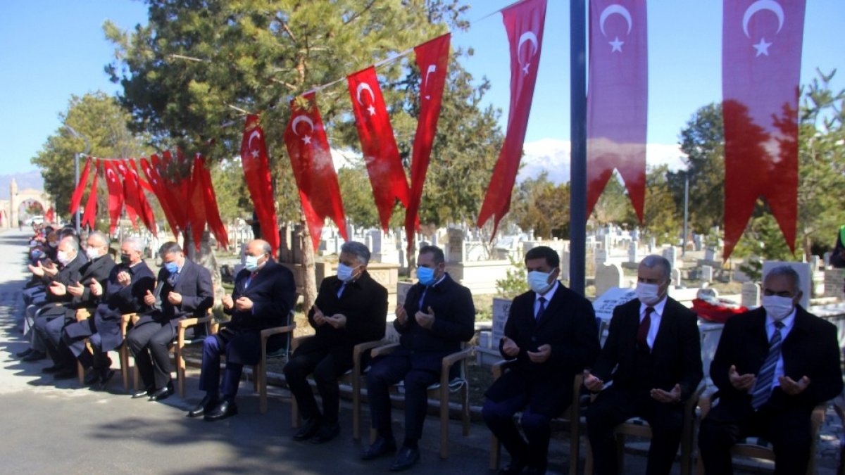 Erzincan'da deprem şehitleri anıldı