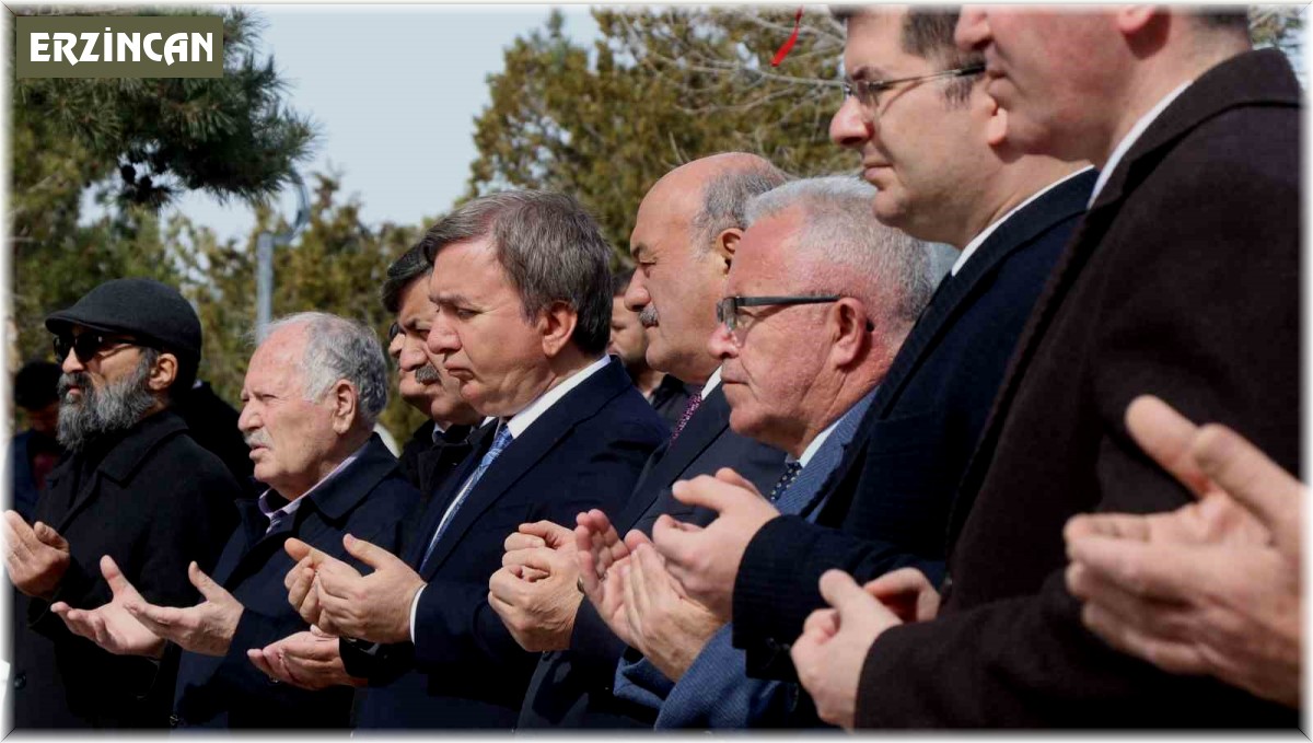 Erzincan'da deprem şehitleri anıldı