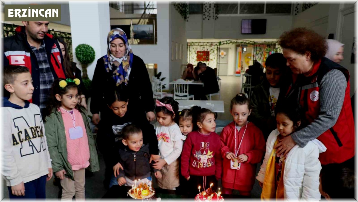 Erzincan'da depremzede çocuklar için afetin izleri silinmeye çalışılıyor