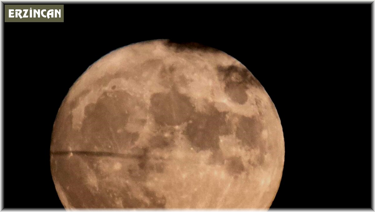 Erzincan'da dolunay görsel şölen oluşturdu