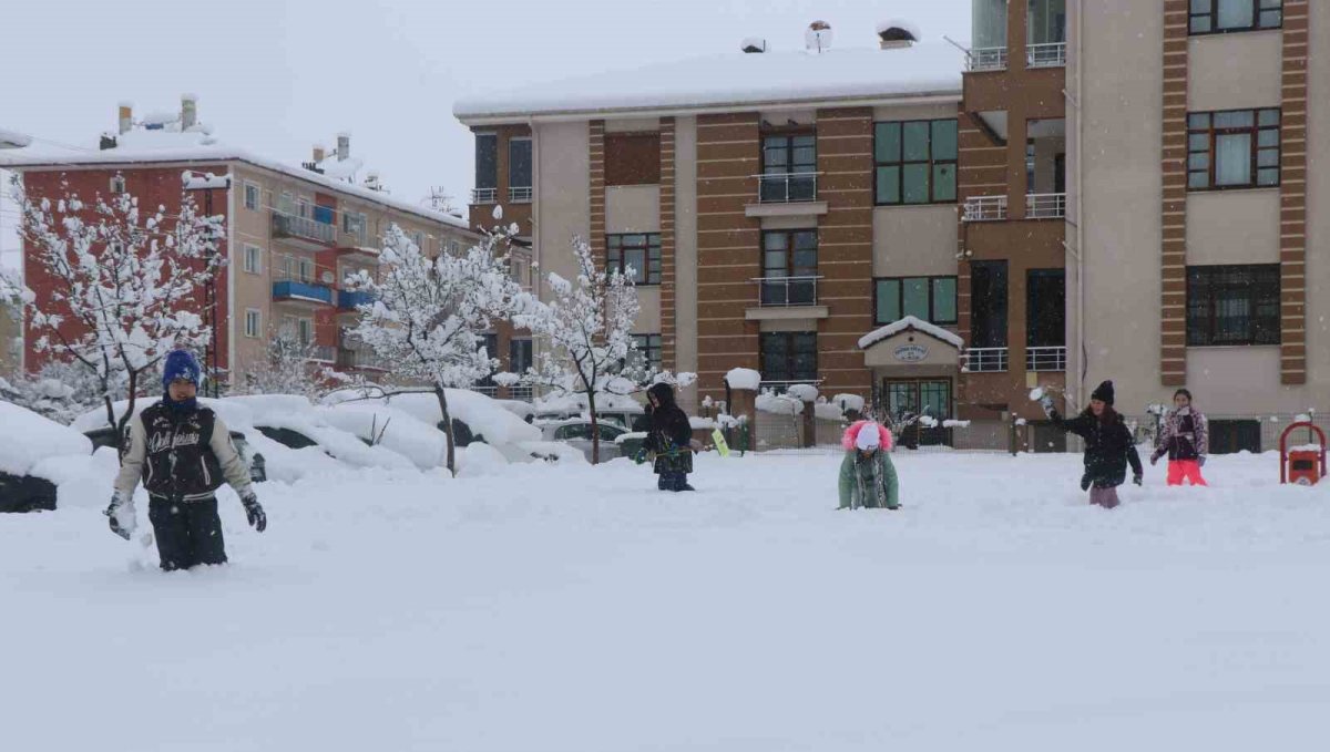 Erzincan'da eğitime kar engeli! Okullar 1 gün daha tatil