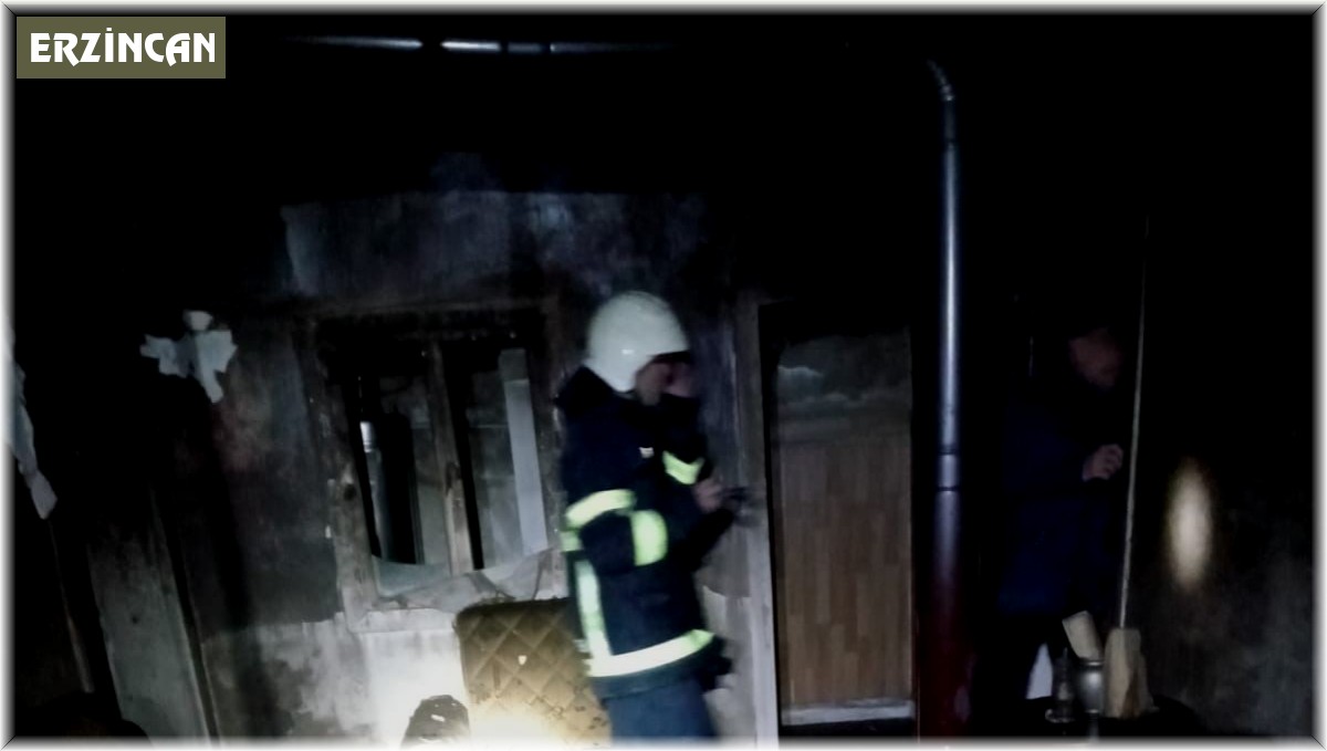 Erzincan'da ev yangını