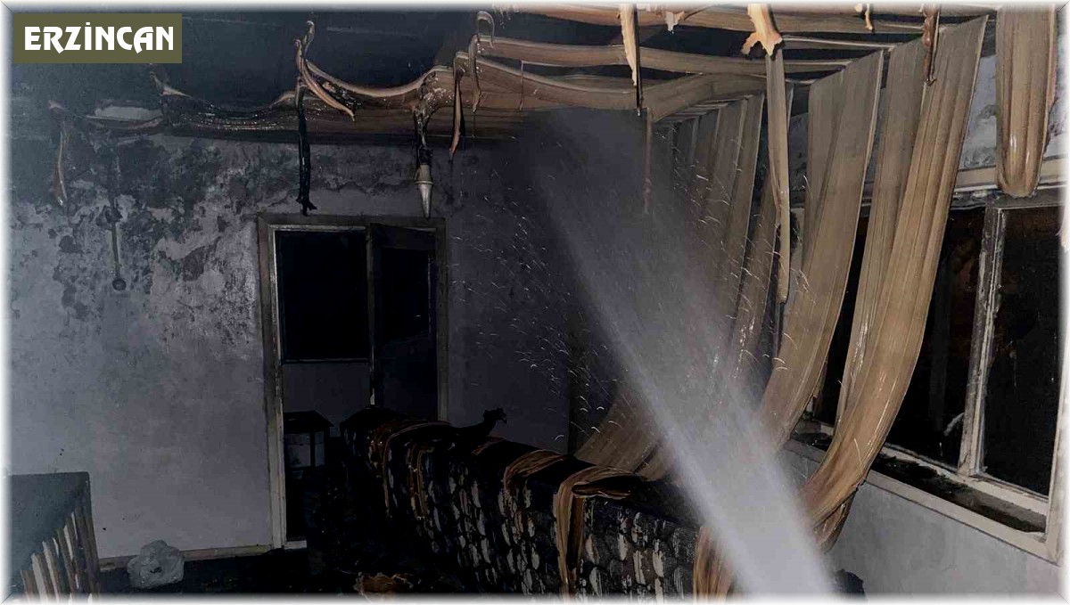 Erzincan'da ev yangını