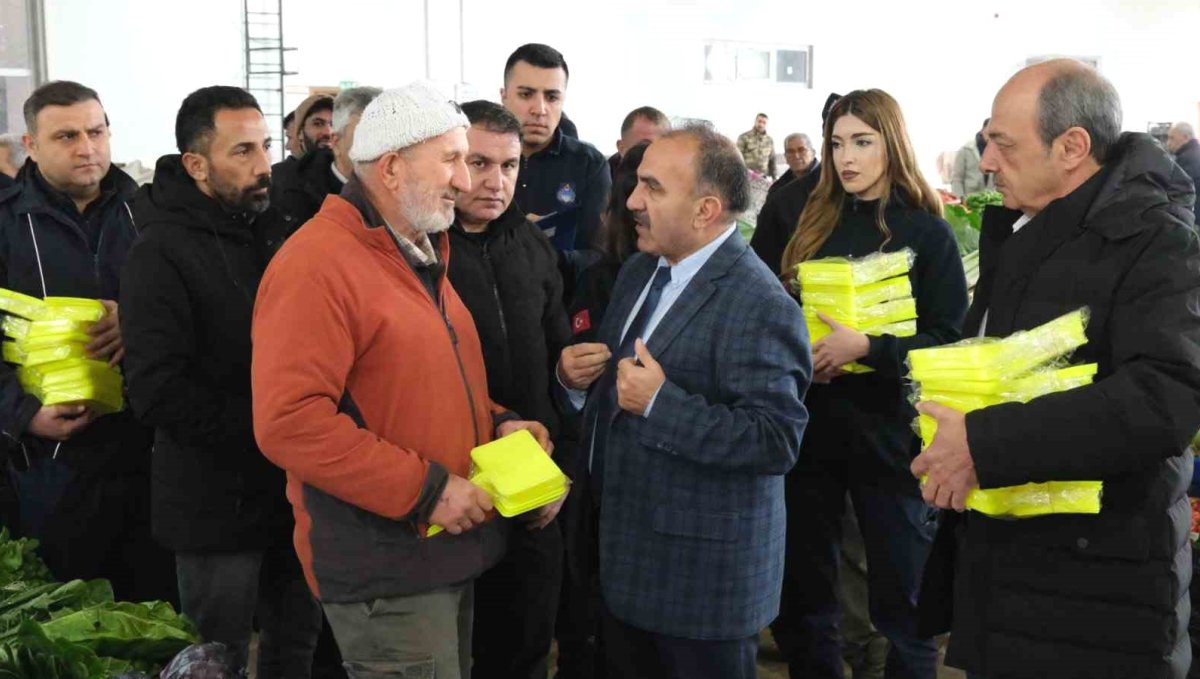 Erzincan'da fiyat şeffaflığı için standart fiyat etiketi uygulaması başlatıldı