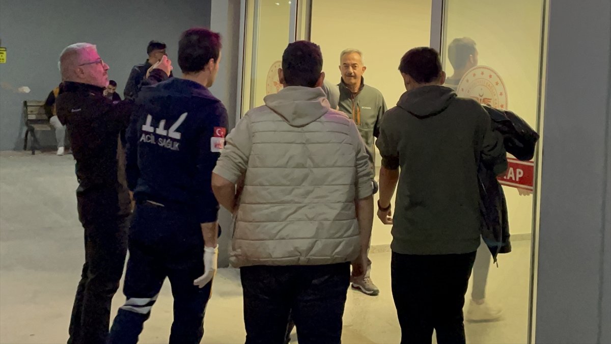 Erzincan'da gıda zehirlenmesi şüphesiyle 20 öğrenci hastaneye kaldırıldı