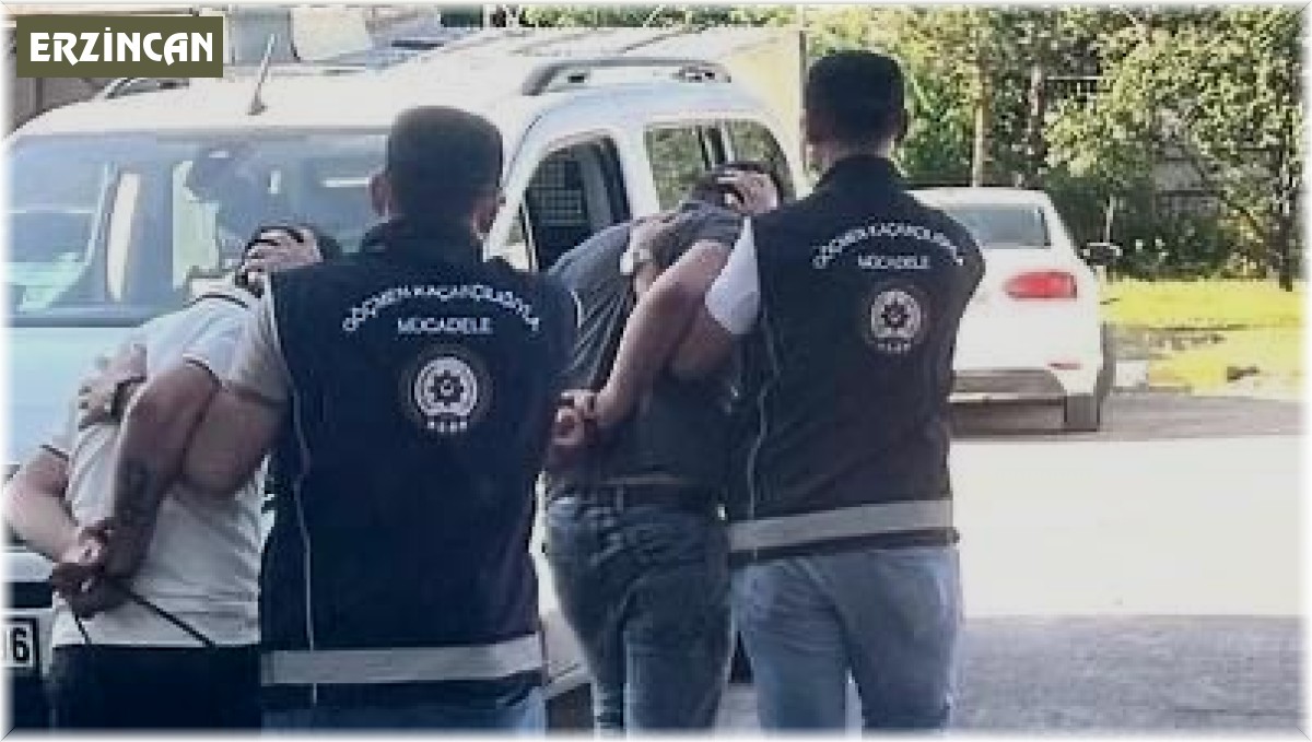 Erzincan'da göçmen kaçakçısı 2 kişi tutuklandı