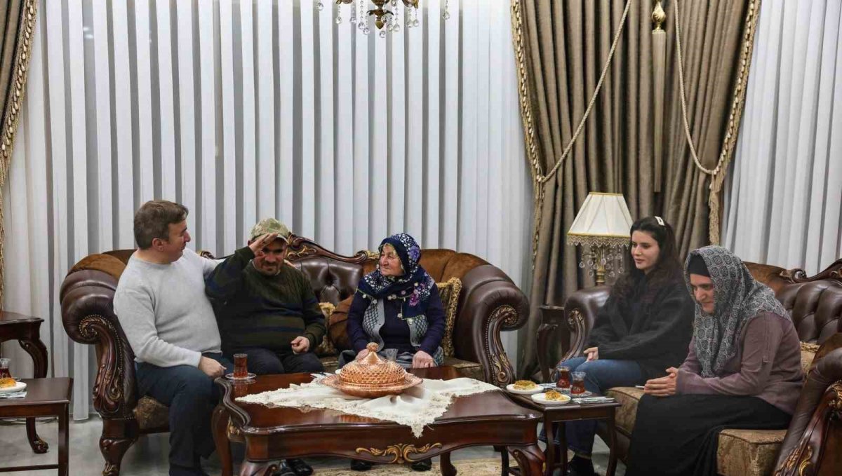 Erzincan'da hayatını kardeşlerine adayan Çilem'in sessiz kahramanlığı