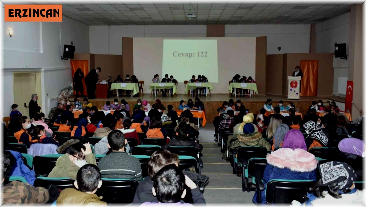 Erzincan'da İmam Hatip Ortaokulları arasında bilgi yarışması düzenlendi