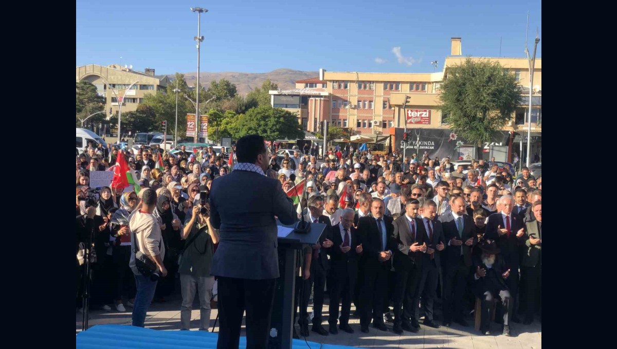 Erzincan'da, İsrail'in saldırdığı Küresel Sumud Filosu'na destek