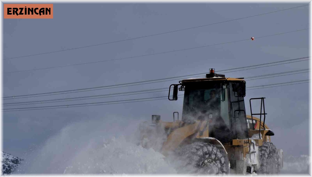 Erzincan'da kar ve tipiden 104 köy yolu ulaşıma kapalı