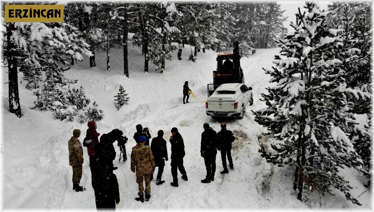 Erzincan'da kar ve tipiden 123 köy yolu ulaşıma kapandı