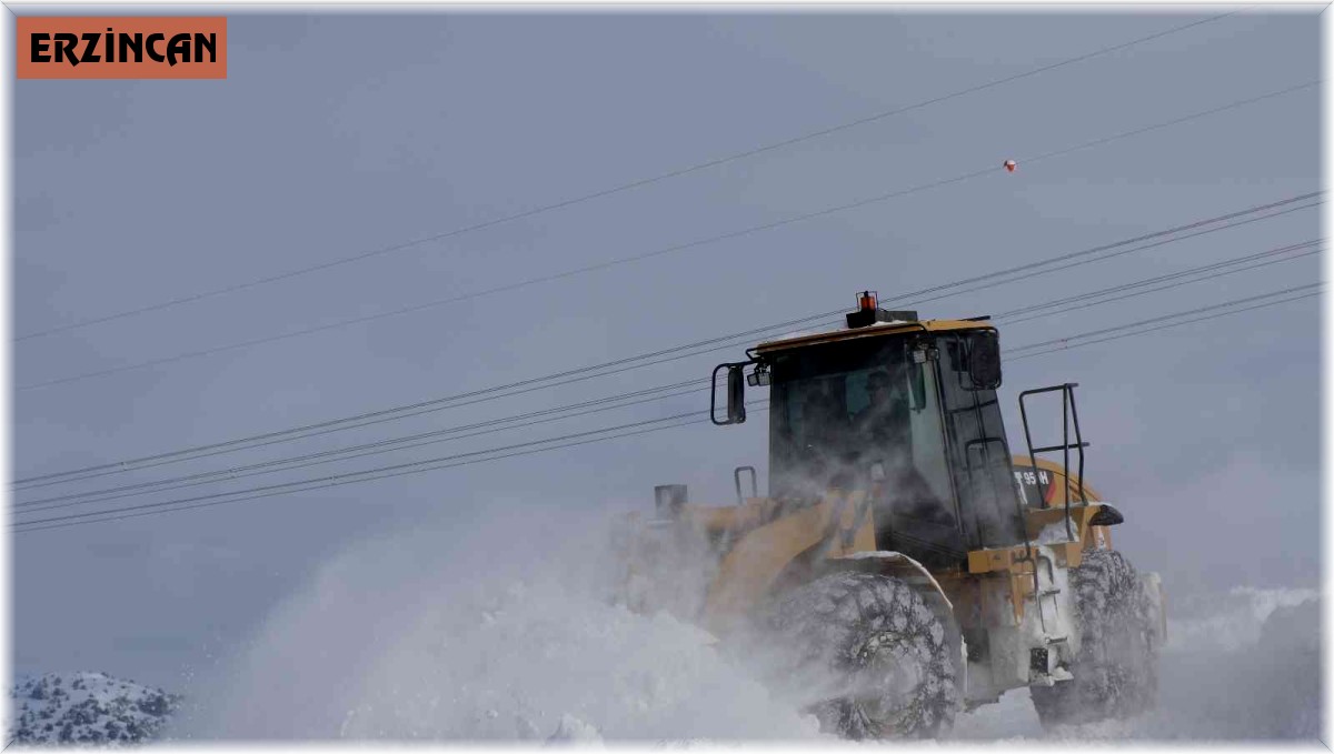 Erzincan'da kar ve tipiden 163 köy yolu ulaşıma kapalı