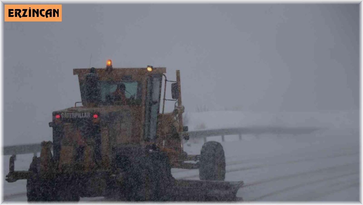 Erzincan'da kar ve tipiden 38 köy yolu ulaşıma kapalı bulunuyor