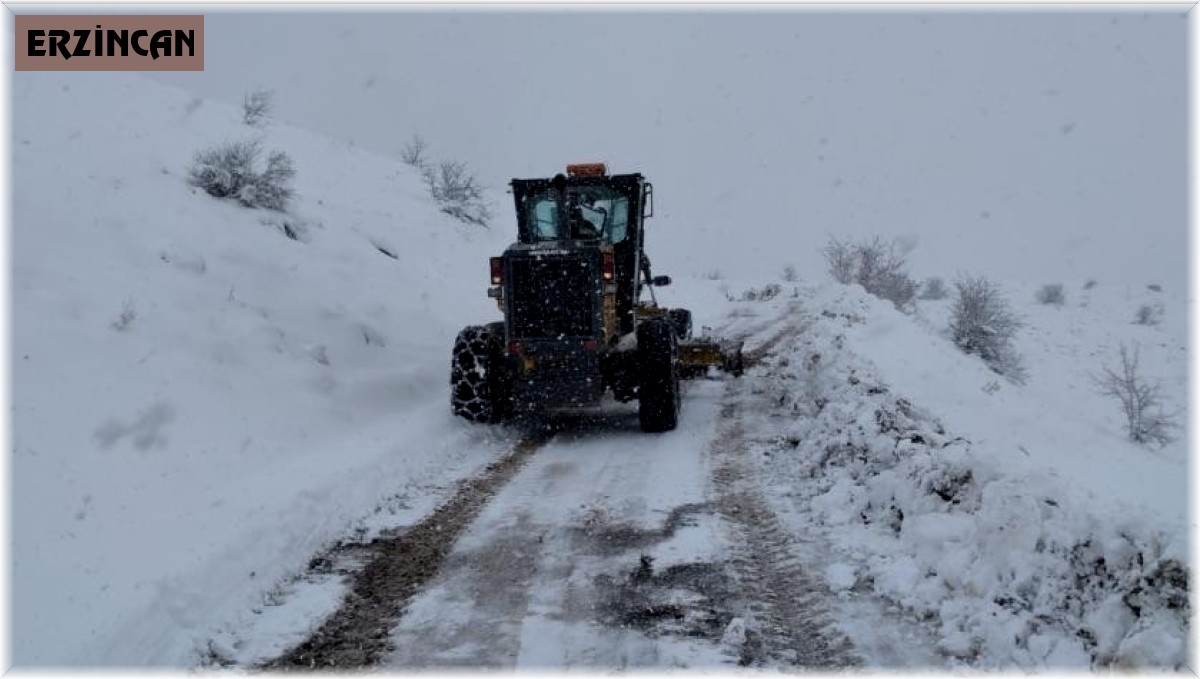 Erzincan'da kar ve tipiden kapanan 30 köy yolu ulaşıma açılıyor