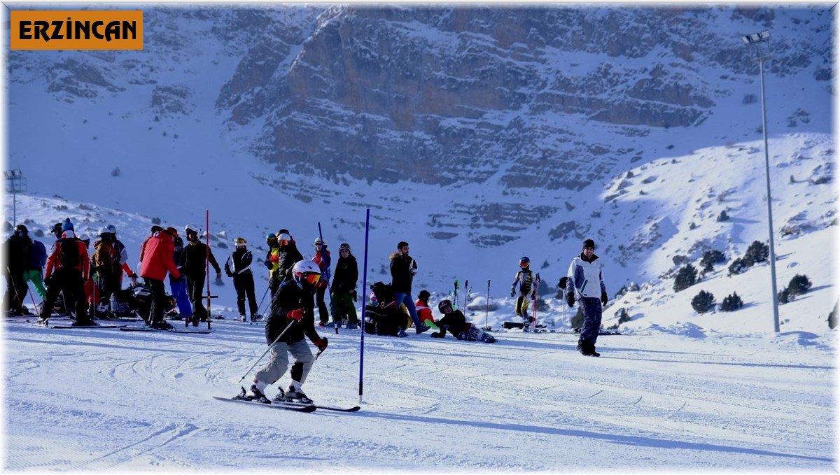 Erzincan'da kayak il birinciliği müsabakaları yapıldı