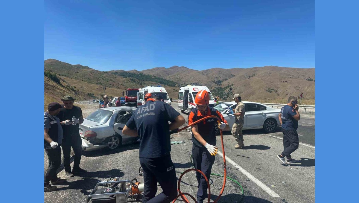 Erzincan'da kaza: 3 ölü, 6 yaralı