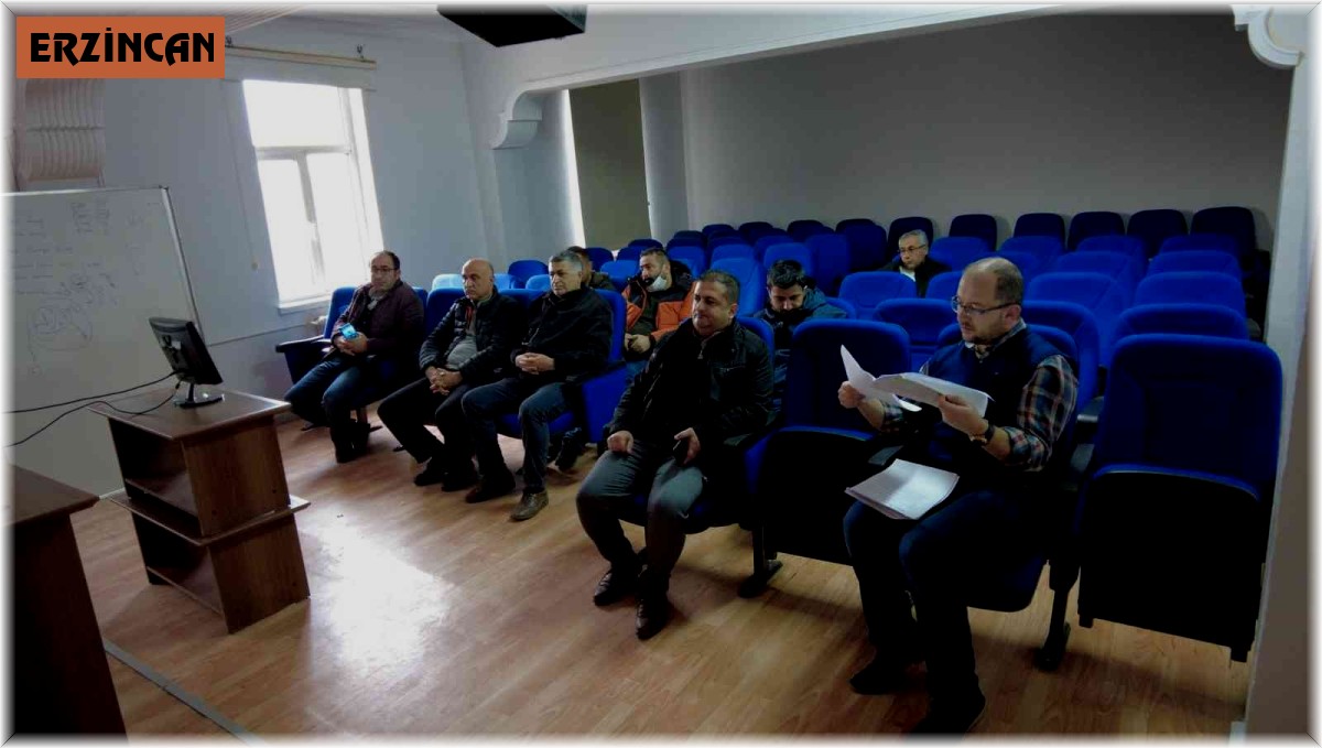 Erzincan'da kedi, köpek ve gelinciklerin kimliklendirilmesi ve kayıt altına alınmasına yönelik uygulama eğitim toplantısı düzenlendi
