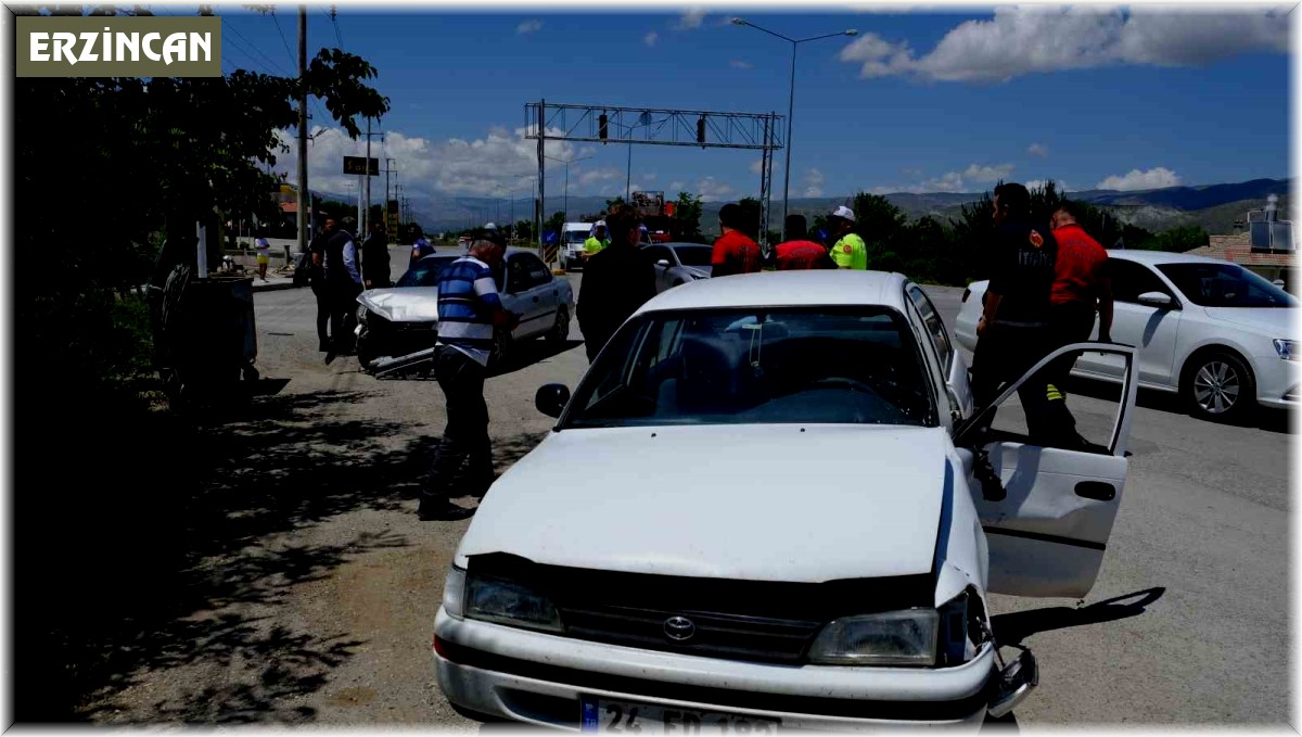 Erzincan'da ki trafik kazalarında 1'i bebek 6 kişi yaralandı