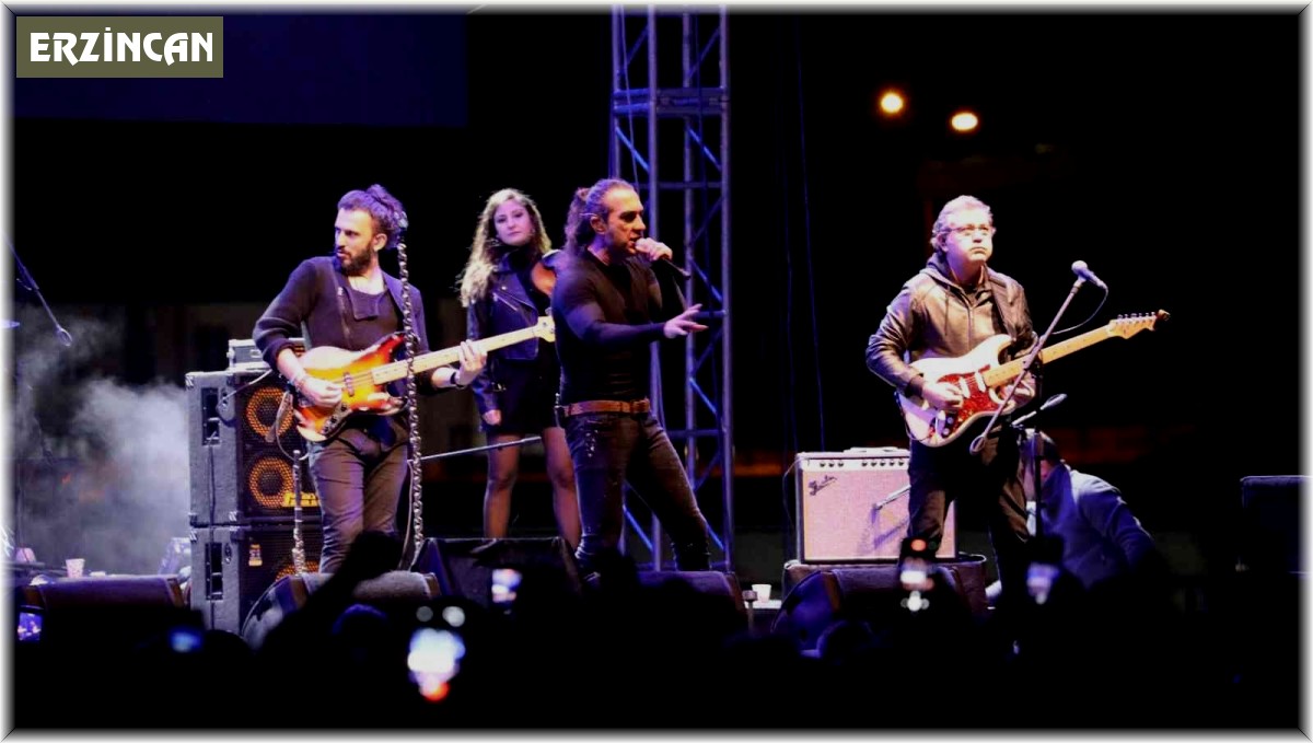 Erzincan'da Kıraç rüzgarı esti