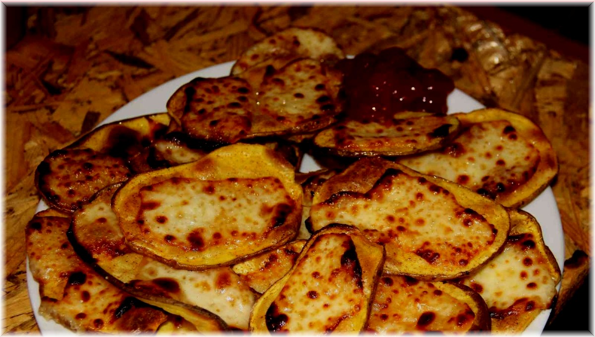 Erzincan'da kış günlerinde sobada patates keyfi