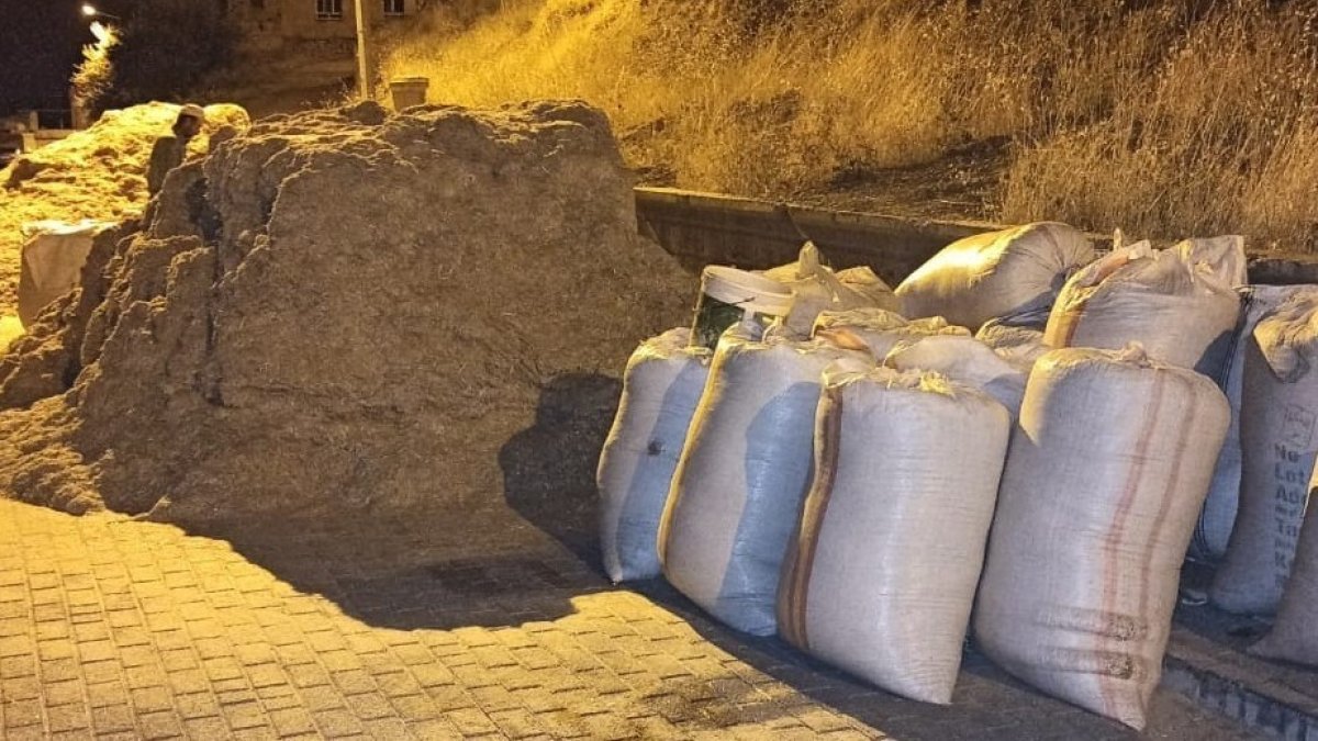 Erzincan'da kışlık saman hazırlıkları sürüyor