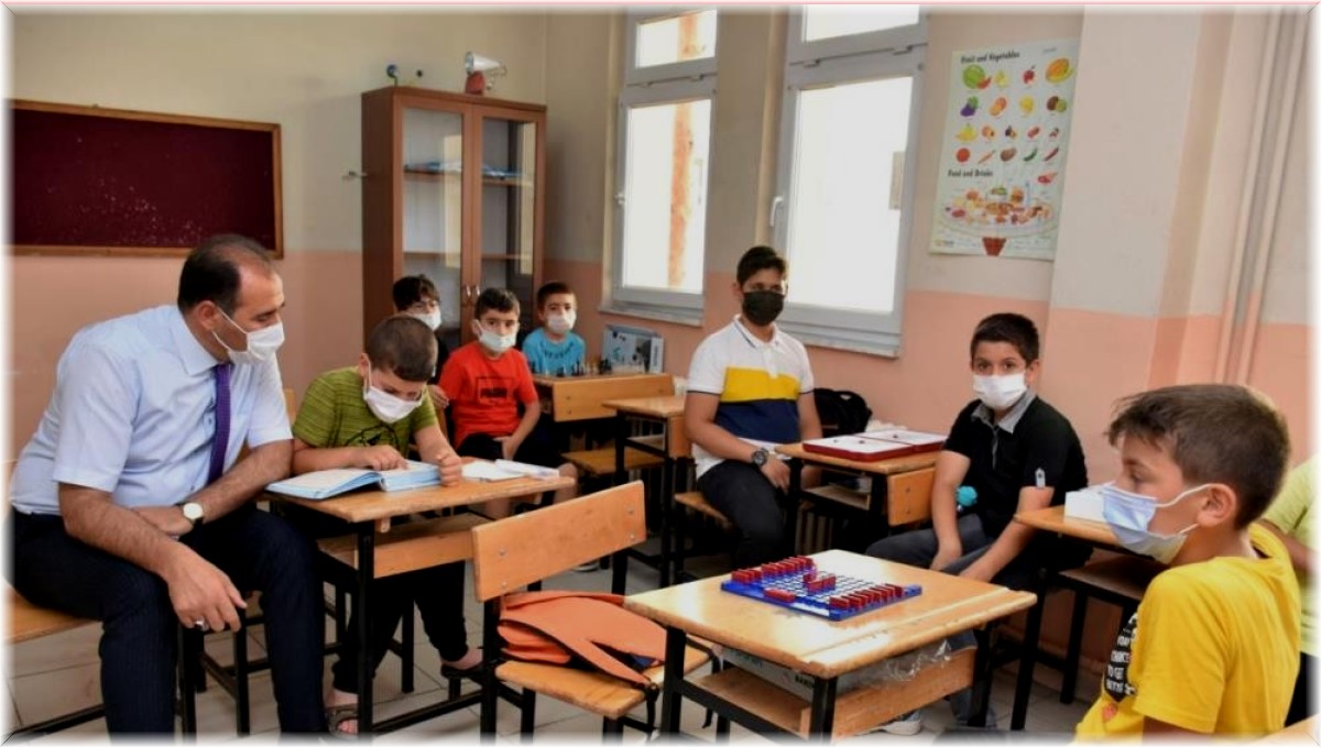 Erzincan'da kütüphanesiz okul kalmayacak