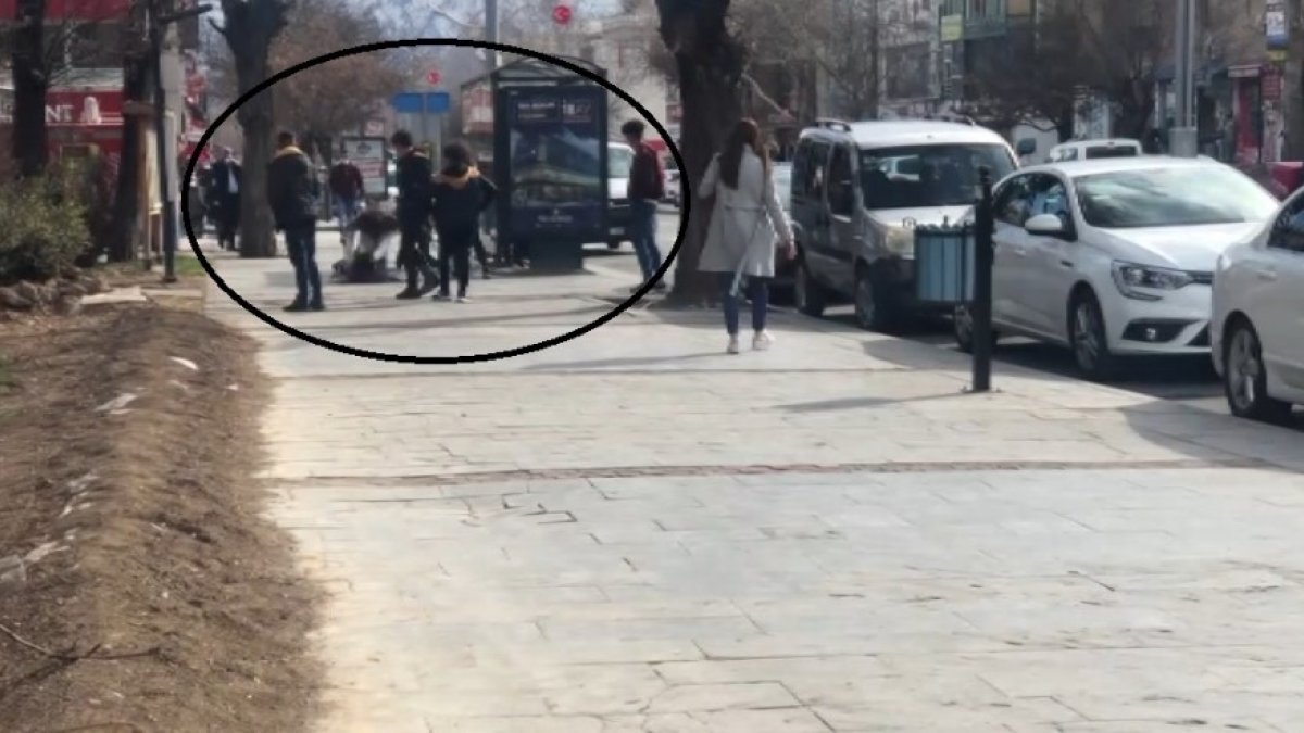 Erzincan'da liseli kızların kavgası