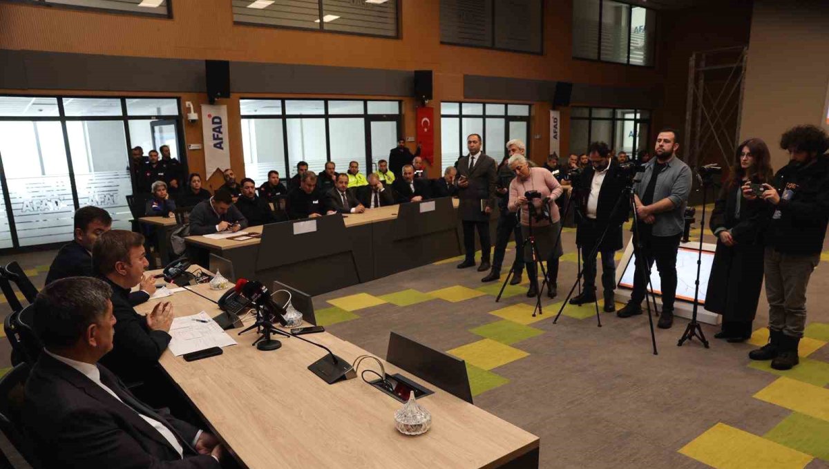 Erzincan'da mahsur kalan 39 kişi kurtarıldı