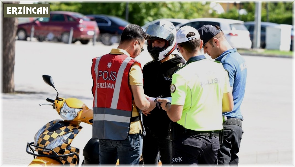 Erzincan'da motosiklet, traktör ve servis araçları denetlendi
