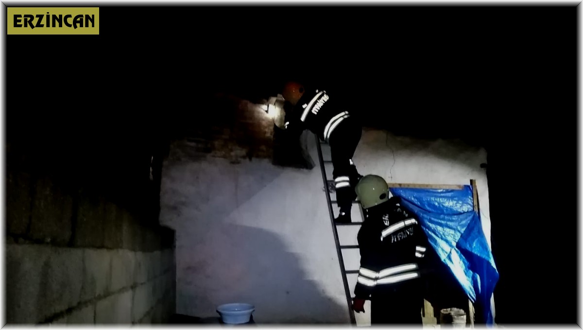 Erzincan'da odunlukta çıkan yangın korkuttu