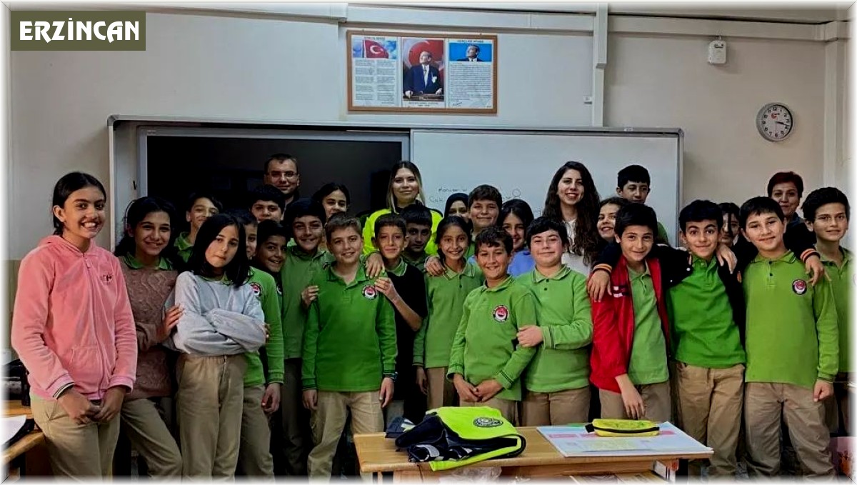 Erzincan'da öğrenci ve öğretmenlere suçtan korunma yöntemleri anlatılıyor