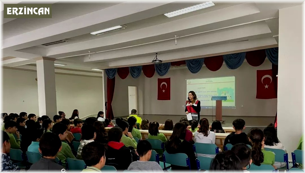 Erzincan'da öğrencilere suçtan korunma yöntemleri anlatılıyor